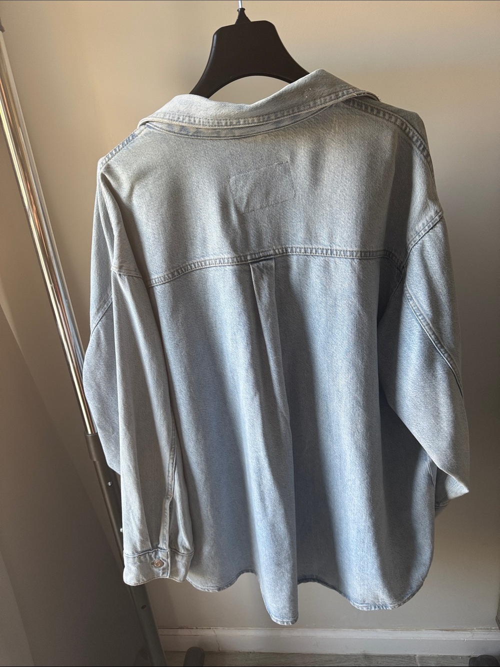 H&M Light Blue Relaxed Denim Shirt Jacket - Picture 3 of 10